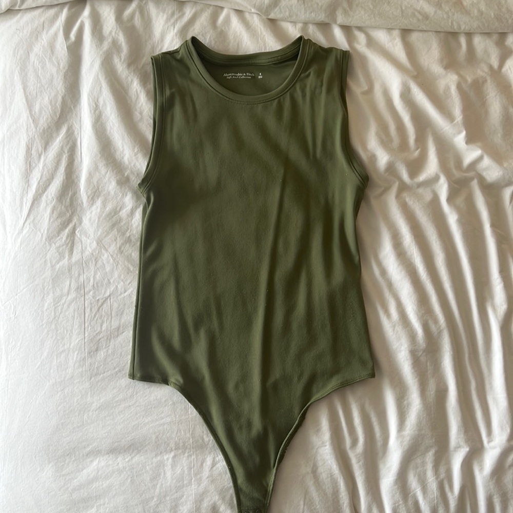 Abercrombie Seamless Fabric Crewneck Tank Bodysuit in Olive Green